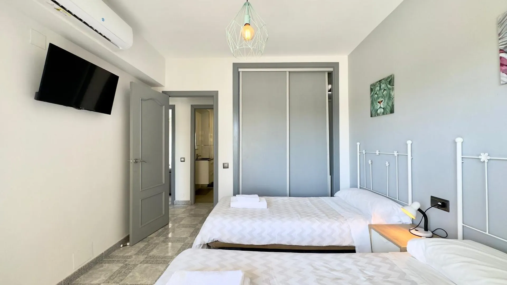 Apartamento Vistas Al Mar Junto Puerto Marina Benalmadena Spain